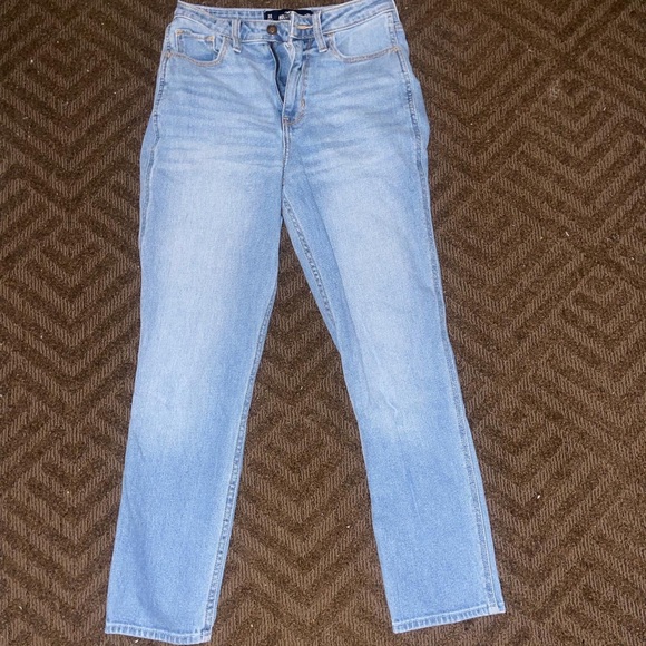 Hollister Light Wash Mom Jeans Size 3S - Picture 1 of 2